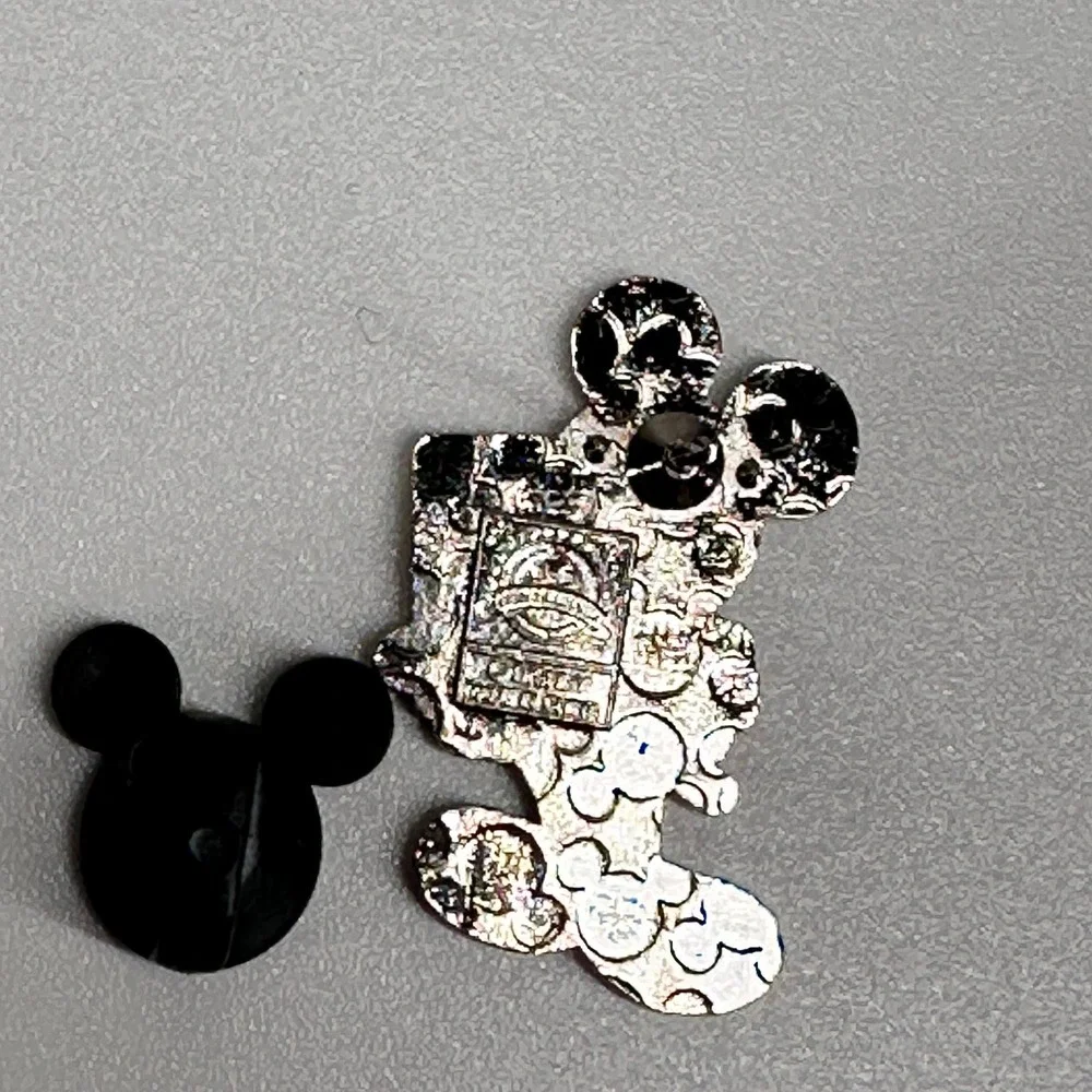 Disney Pin TEACHER PROFESSOR Mickey Mouse Professions Mystery Pin 2011 PP 88051